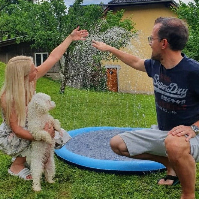 Esterilla de riego de verano para mascotas y niños.